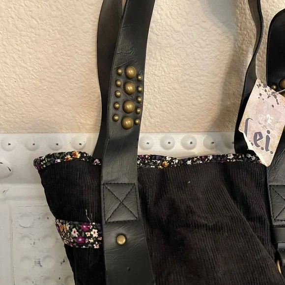 Vintage NWT l.e.i. Black Corduroy & Floral Shoulder Bag with Studded Straps - Picture 3 of 8